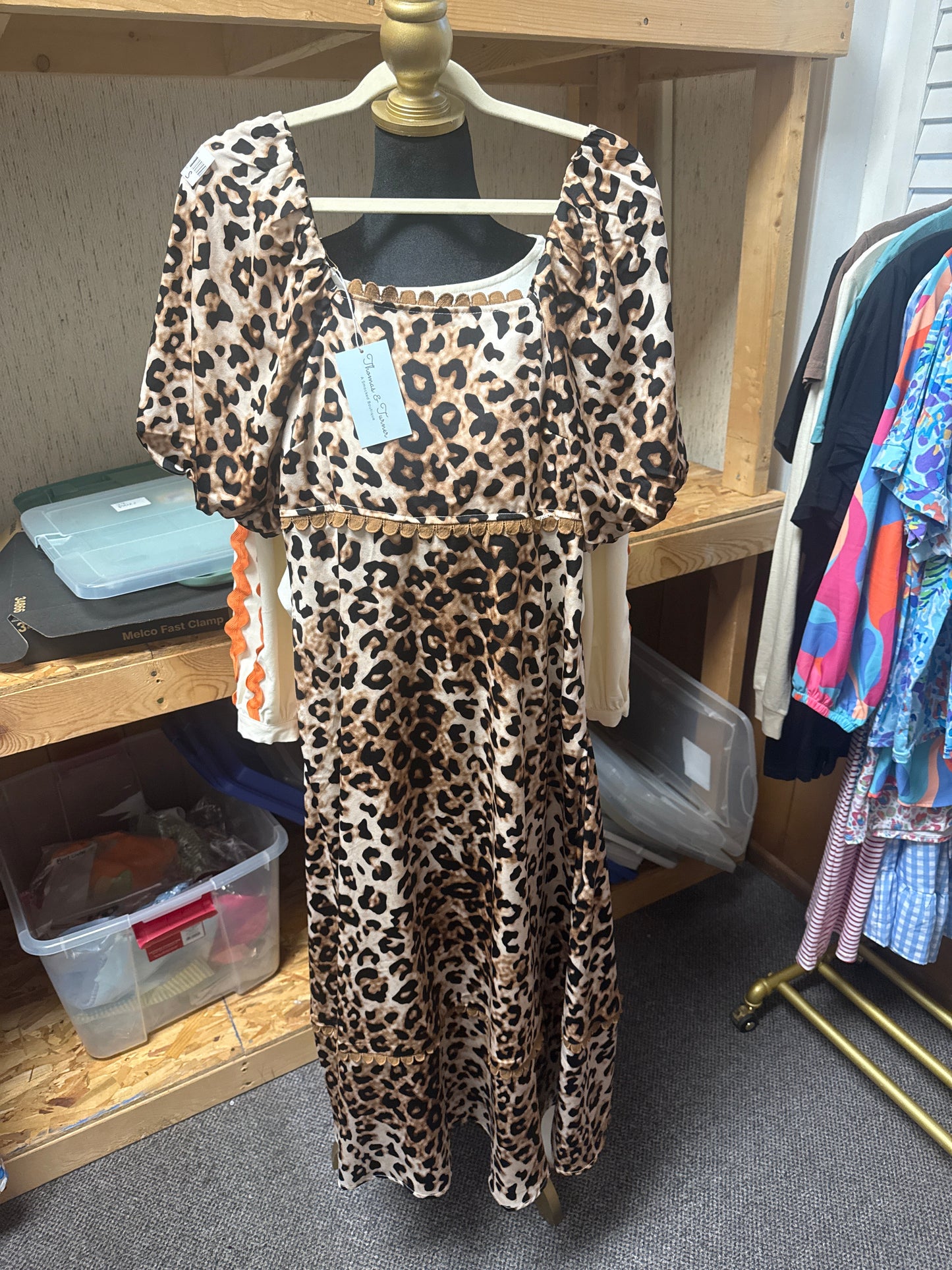 Wild side puff sleeve midi dress