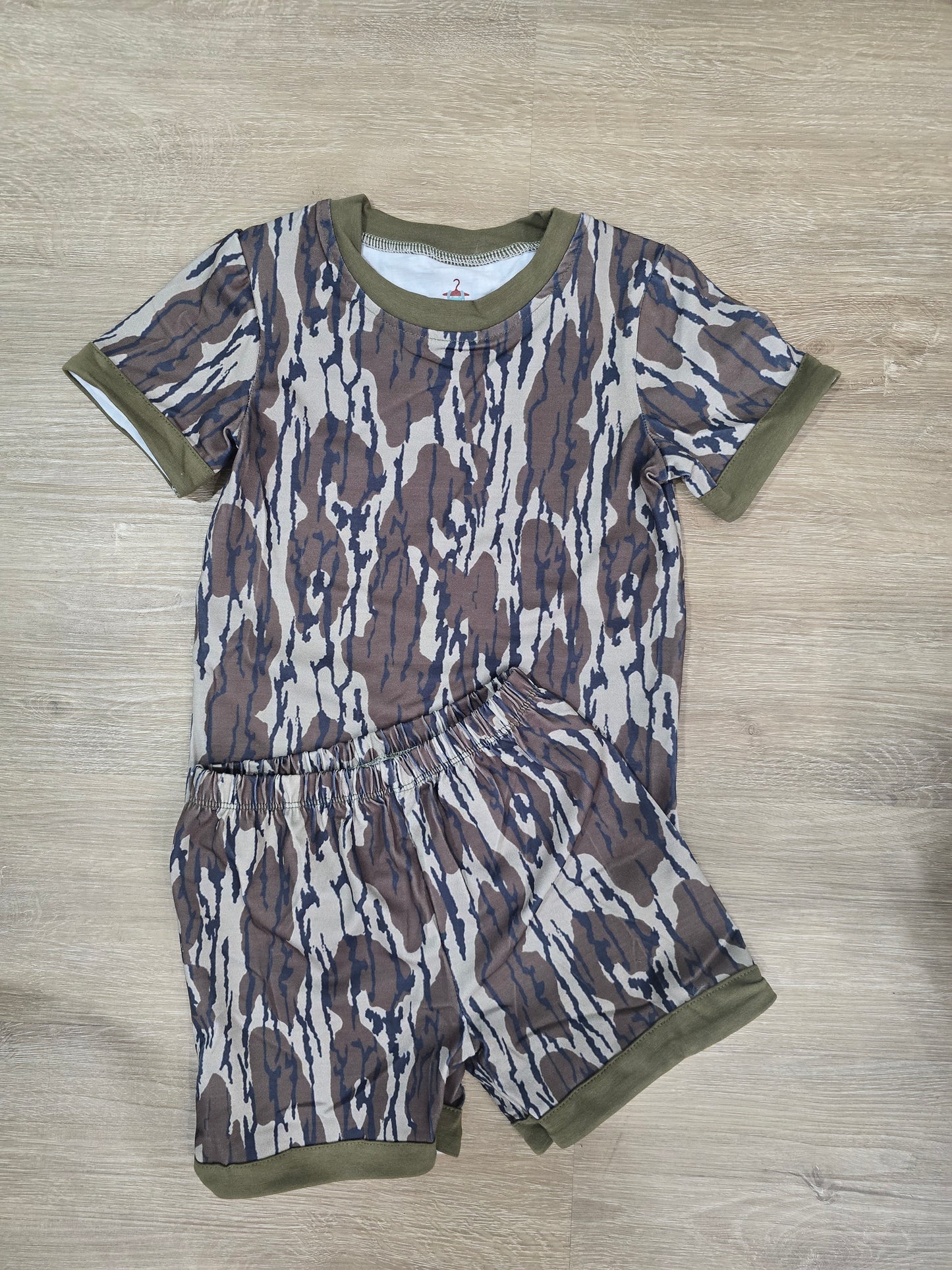Bottomland Camo Lounge